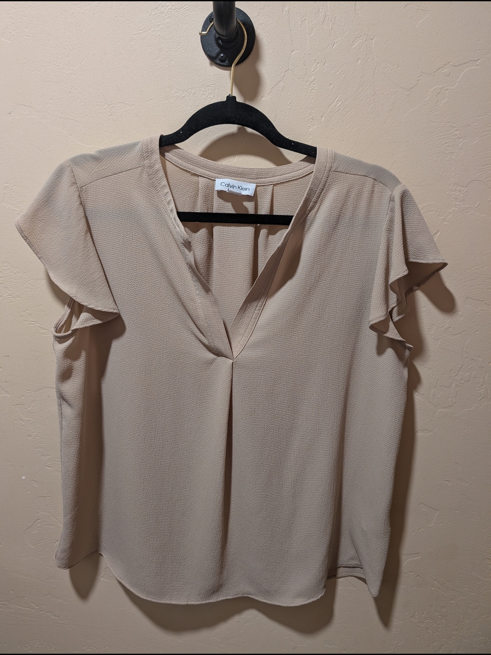 EUC Calvin Klein Women's Beige/Tan Flutter Sleeve V-Neck Blouse Large